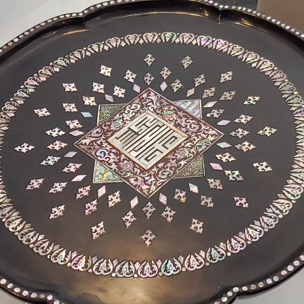Black Lacquer Soban with Mother of Pearl Inlay