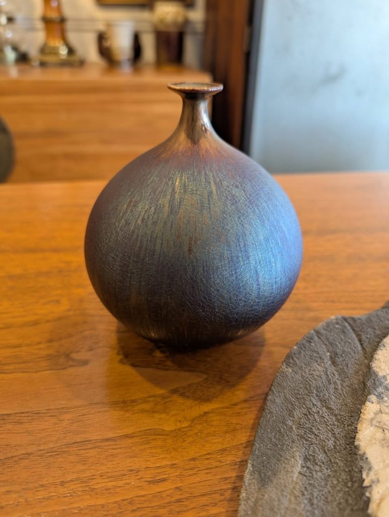 Hideaki Miyamura Vase, about 5.75 inches tall