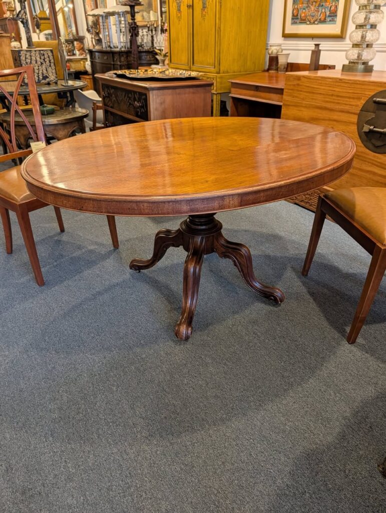Victorian Oval Foyer Table / Breakfast Table